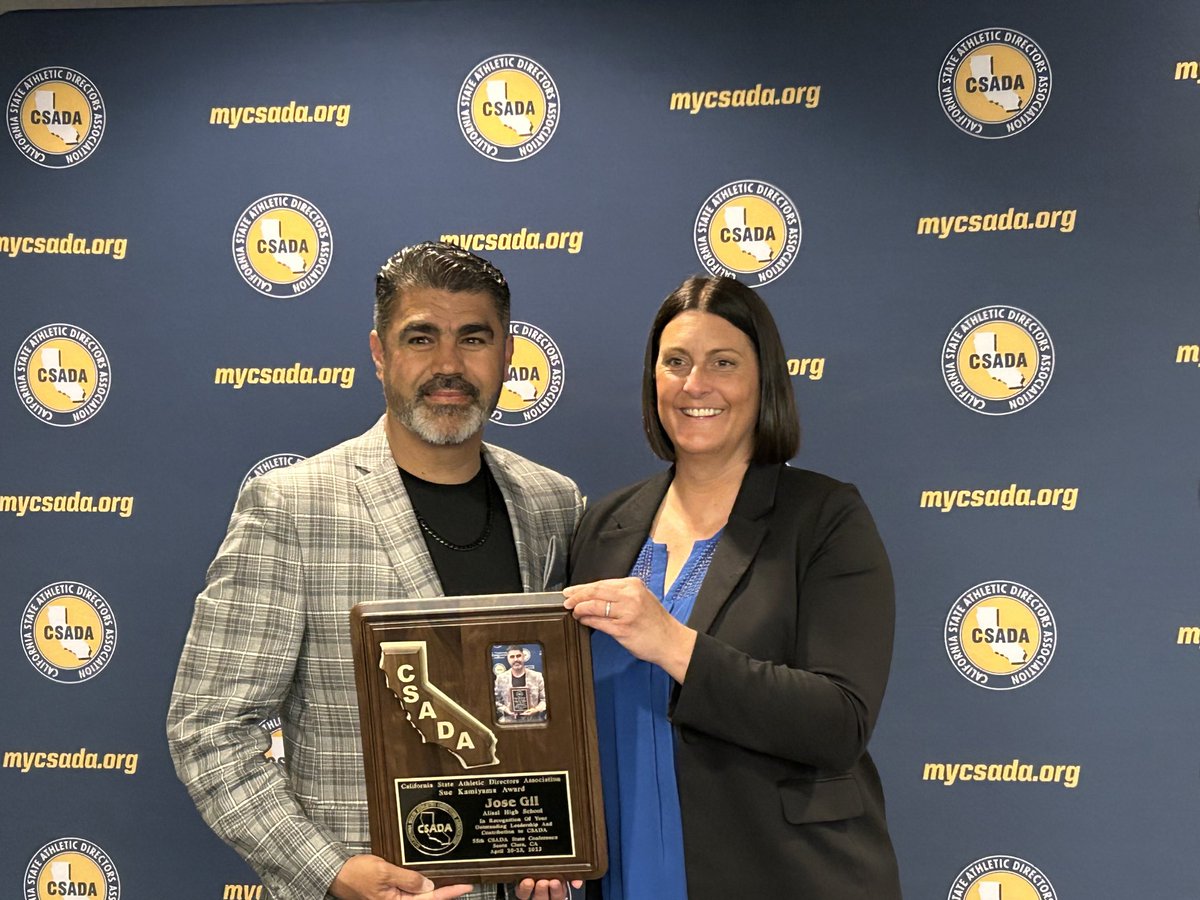 Our own Jose Gil with the Sue Kamiyama Leadership Award tonight!!🥰 ⁦<a href="/AthleticsAlisal/">Alisal Athletics</a>⁩ ⁦<a href="/alisalhoops/">Alisal Basketball</a>⁩