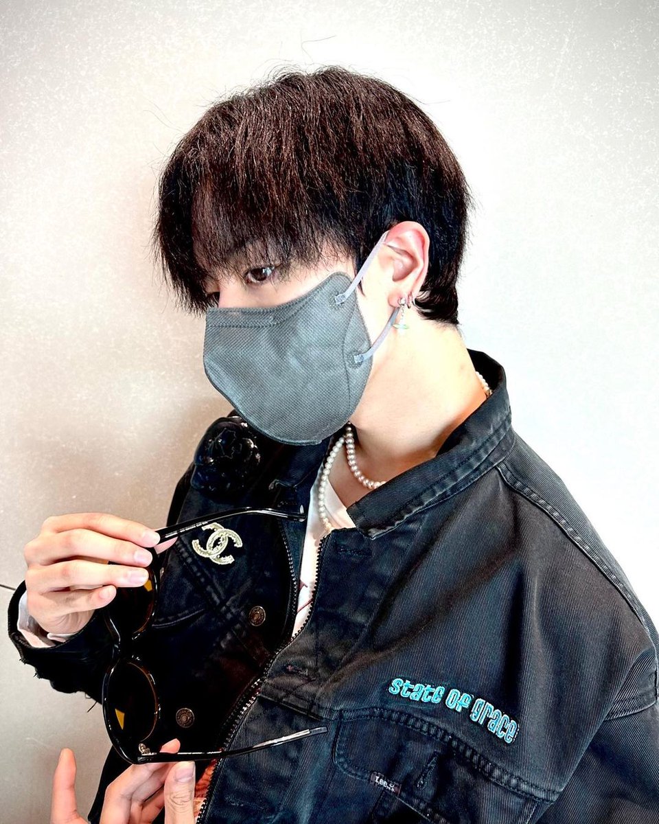 YOUNGJO_Gallery's tweet photo. 🤳 SHOWROOM: #RVcollections - 230423 [📷 IG]

niRVana 🫥

🔗https://t.co/do6P0w6vJA

[#레이븐 | #RAVN | #YOUNGJO | #김영조 ] https://t.co/zKMkvokrMz