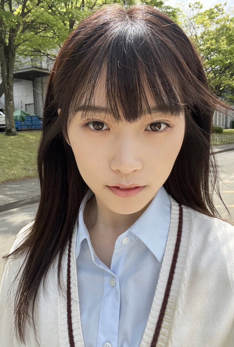 questionzombies's tweet photo. おはようございます。今日も小春は  #ペントレ乗車中 です。

#ペンディングトレイン https://t.co/NK7GMf3CCl