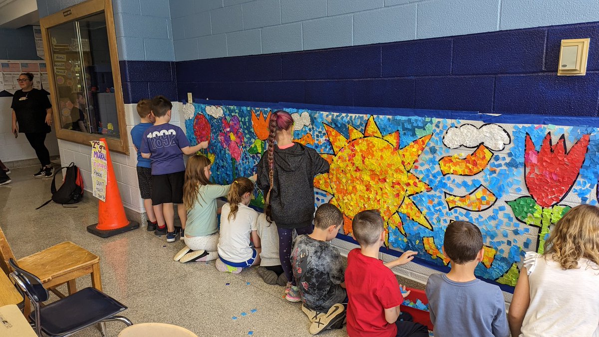 GayheadLibrary's tweet image. After reading about ways to make everyday Earth Day, 2nd grade Library classes worked on a colorful and collaborative Spring mural. Over 100 students made this beautiful piece come together through TEAMWORK. 
@WCSDEmpowers
@GayheadWCSD
@GayheadPTA
@ASchout10
