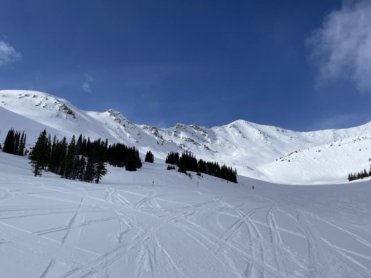 Just returned from Marmot Basin in Jasper and it's amazing to see that there's still plenty of snow for skiing in the mountains! The slopes are in great condition and the scenery is breathtaking.  #MarmotBasin #JasperSkiing #WinterFun