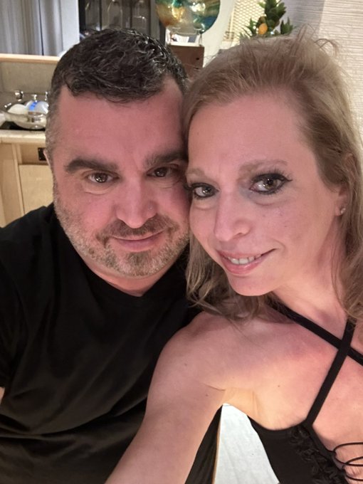 Date night xoxo 💋 https://t.co/yvhyE9XiXH