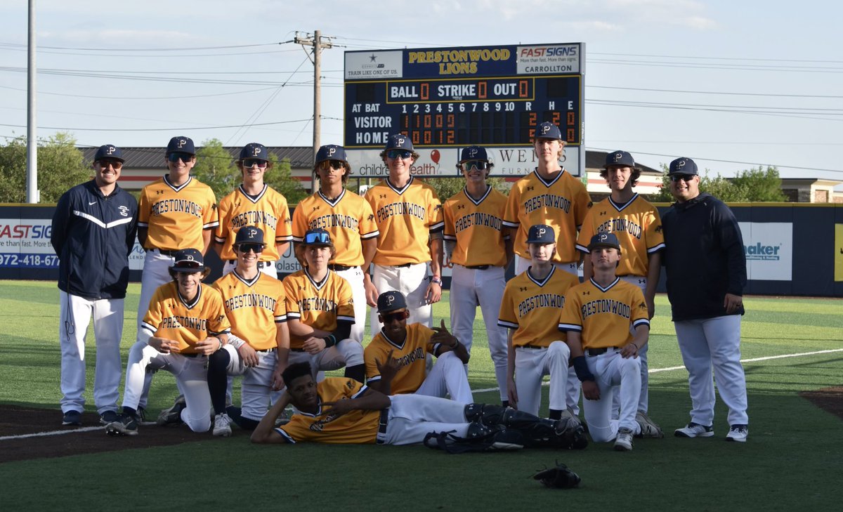 Congratulations to our JV Gold players, Coach Colasanto and Coach Taylor!  JV Gold District Champions!!!!!