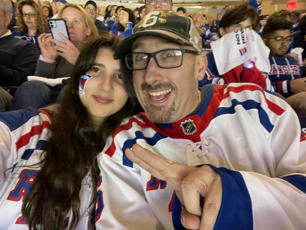 bzeitchick's tweet photo. #nyr https://t.co/3tgEBpNLIq
