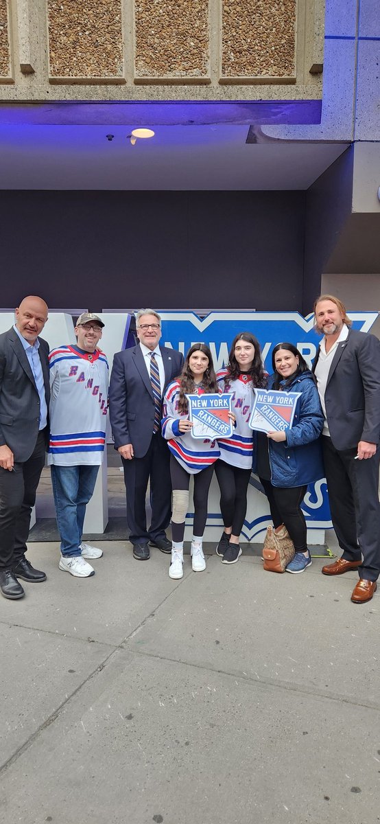 bzeitchick's tweet photo. #nyr https://t.co/4LVSeFdfoN