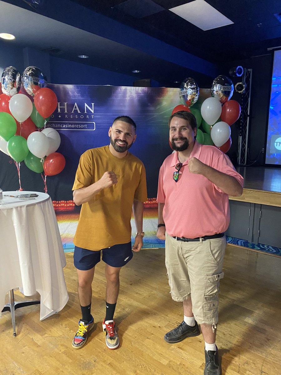 DFuhrmanKYMA's tweet photo. The perks of being an interim weekend reporter: Getting an #exclusiveinterview with professional junior welterweight champion #JoseRamirez.
He was in town to promote Gervonta Davis Vs. Ryan Garcia.
@DFuhrmanKYMA, #InterimWeekendReporter #DavisVsGarcia https://t.co/vZBqDFdNT9
