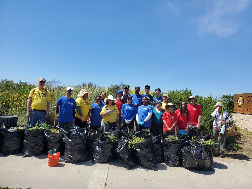 Way to go Team United, Earth Day California State Park clean up ⁦@weareunited⁩ #beingunited #winingthelines