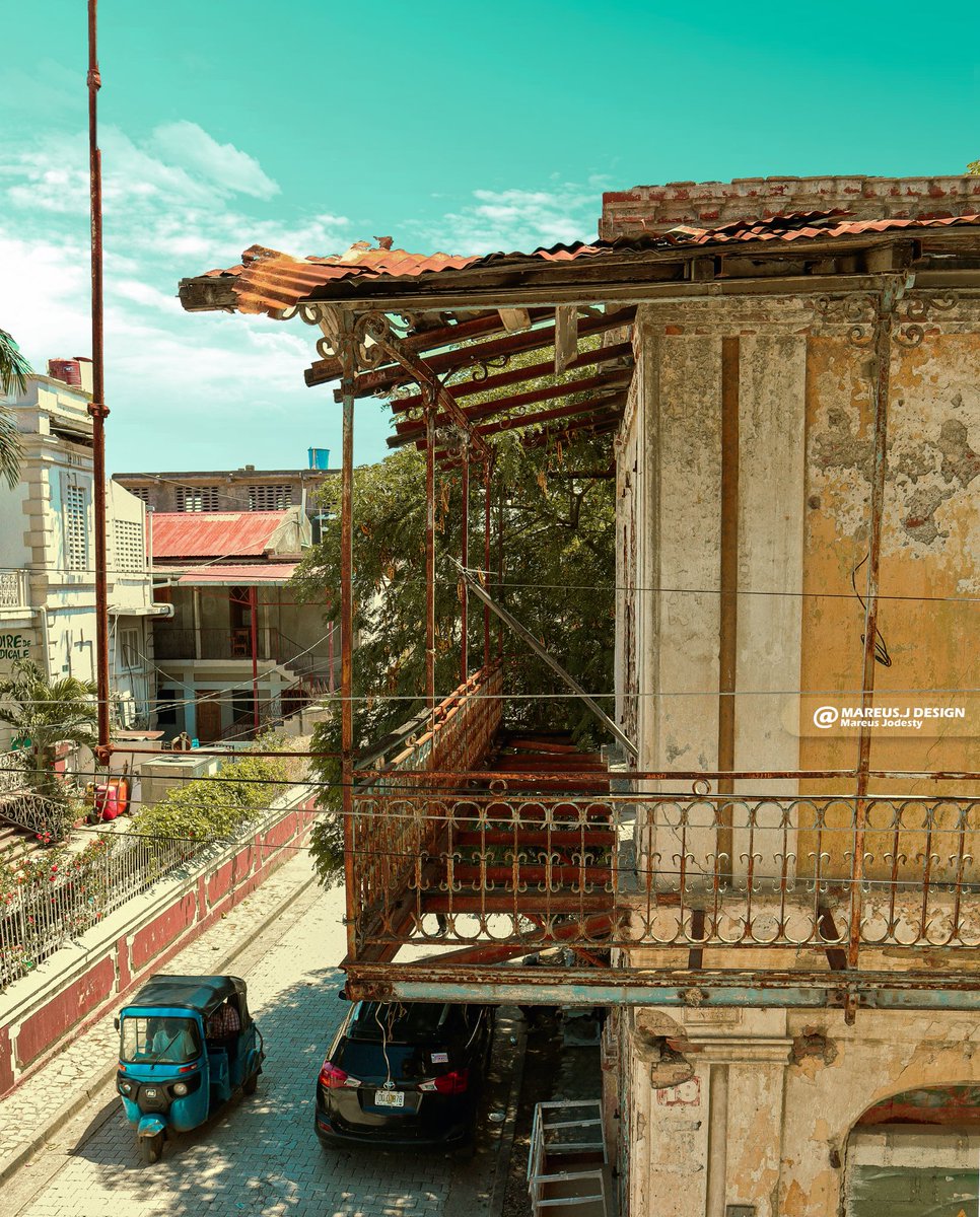 DesignMareus's tweet photo. Antenor Firmin's house (1850-1911).📍
Part of the balcony of Joseph Auguste Antenor Firmin's house. When I was little, I regularly passed in front of this old house. I did not know that this house represented the story of a great Haitian writer and defender of the black race.👨🏿🦱 https://t.co/bYEW7kViHS