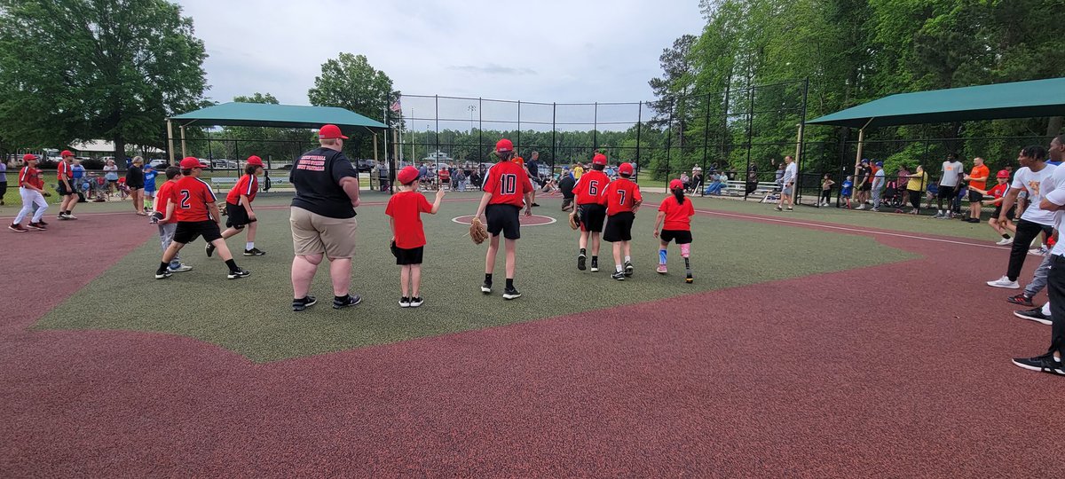What an awesome day we had today volunteering at the Miracle League of Johnston County. Such an awesome opportunity to serve our community!!! We also got to hang out and serve w/ <a href="/GoCamelsMBB/">Campbell Basketball</a> today, so cool!!
#NoJoFamily #NoJoBaseball #jaguarpride
