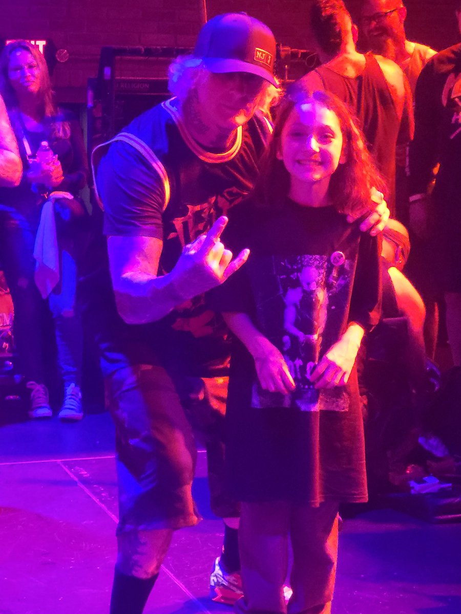 red_beard_njhc's tweet image. @furyoffive as always being a true teddy bear when he has a little fan! you made her cry when you said yes to a picture! handing down my torch to my kids #njhc #nyhc