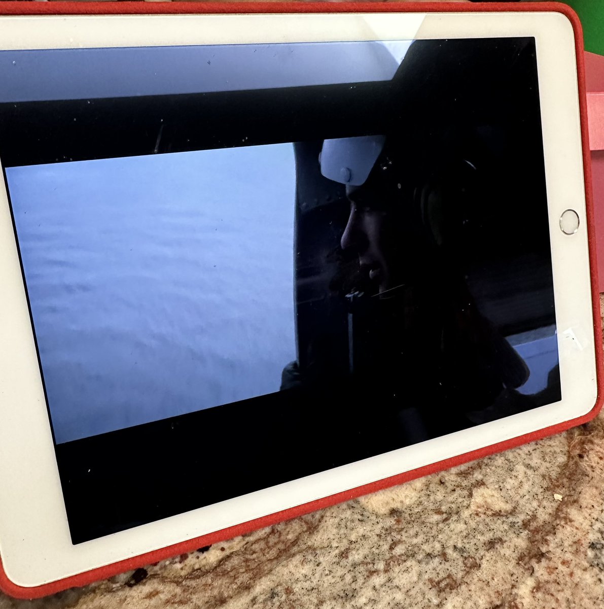 AaronMKrouse's tweet image. “Listen, mister, if you don&apos;t get me on board that goddamn submarine, that just might be what you&apos;ll have! You got me? Now you have ten more minutes&apos; worth of fuel, we stay here ten more minutes!” 

#onepingonly #HuntForRedOctober

@boozedancing