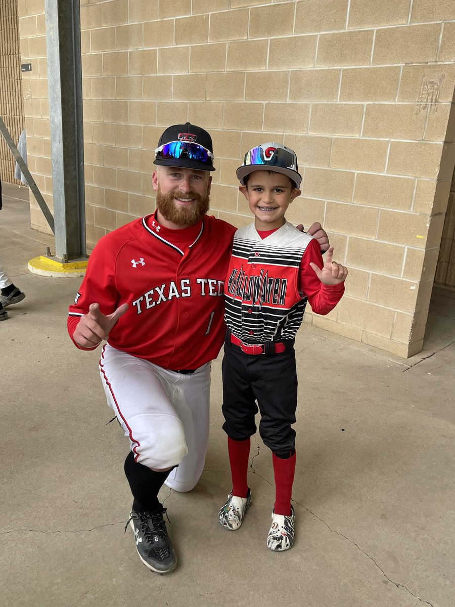 kdsmith1218's tweet photo. My 2 favorite #1’s ❤️🖤⚾️ https://t.co/Qy5zuZqImZ