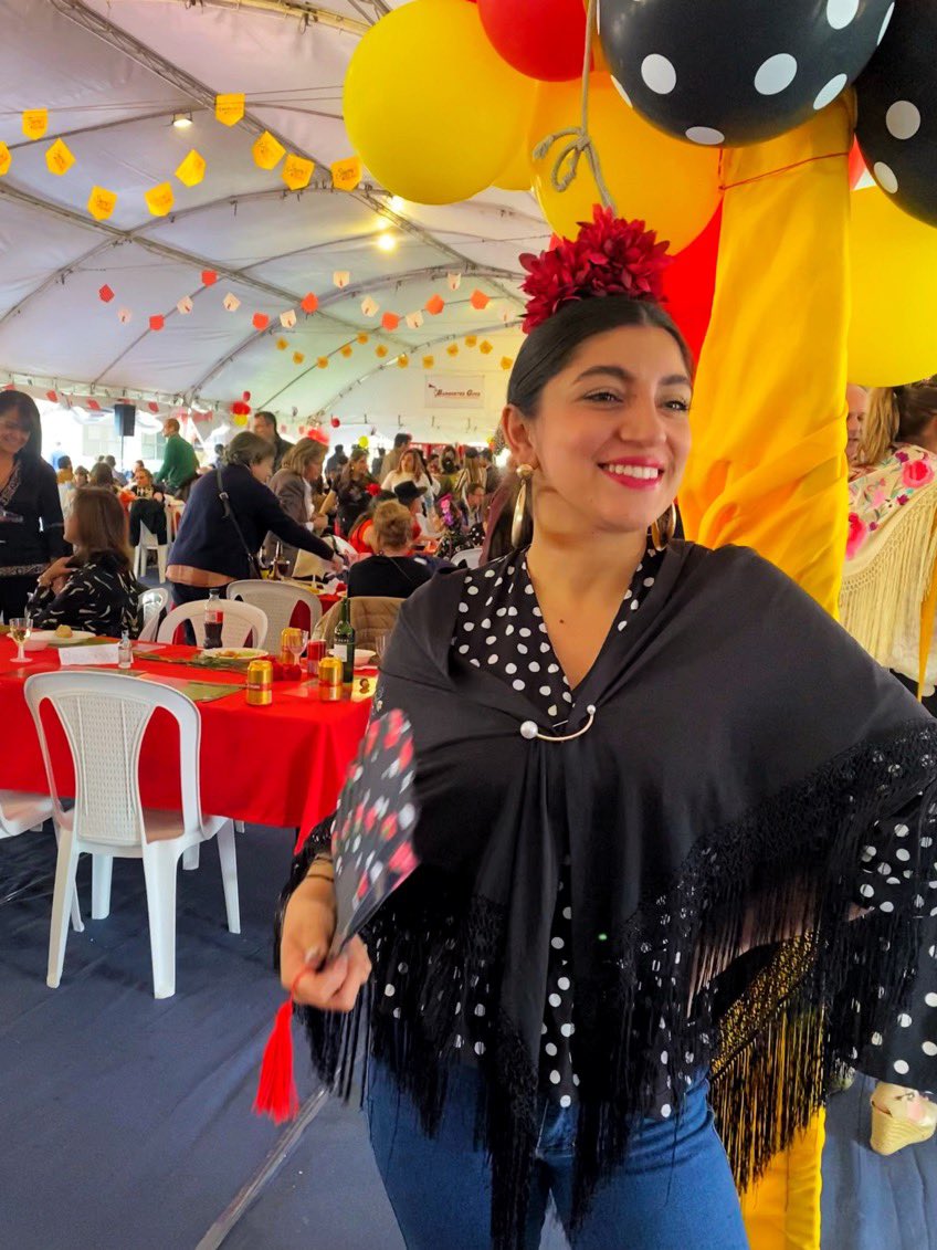 lealmeli's tweet photo. En la fría y lluviosa Bogotá también se celebra la Feria de Sevilla, pero siempre por una causa social. 

Gracias por invitarme @CCEERRCC 

(Y claro con los ojitos chiquitos de felicidad) https://t.co/GHNQAEBS9c