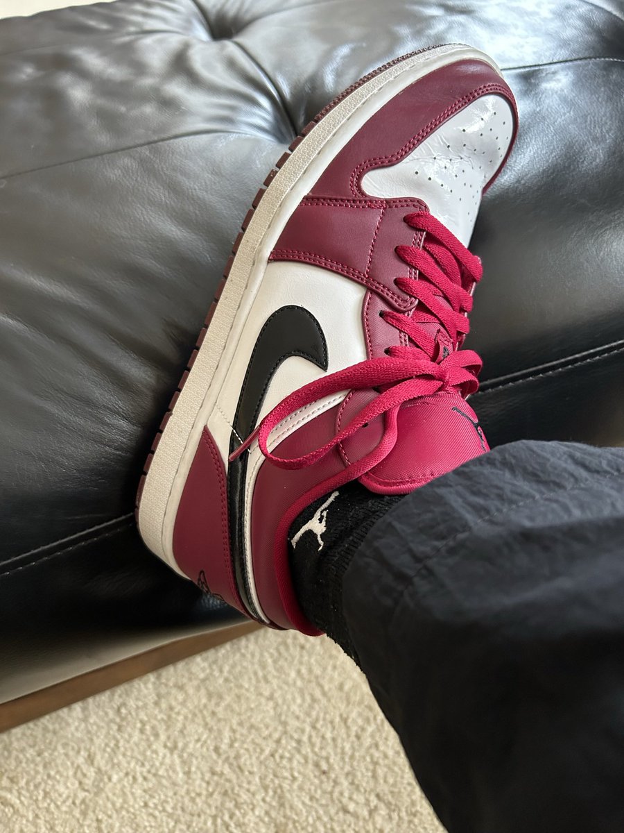 charles2323's tweet photo. β€οΈβ€οΈβ€οΈβ€οΈ the movie!!! #MoreRed @Jumpman23 ππππ https://t.co/hOXEfYSsZo