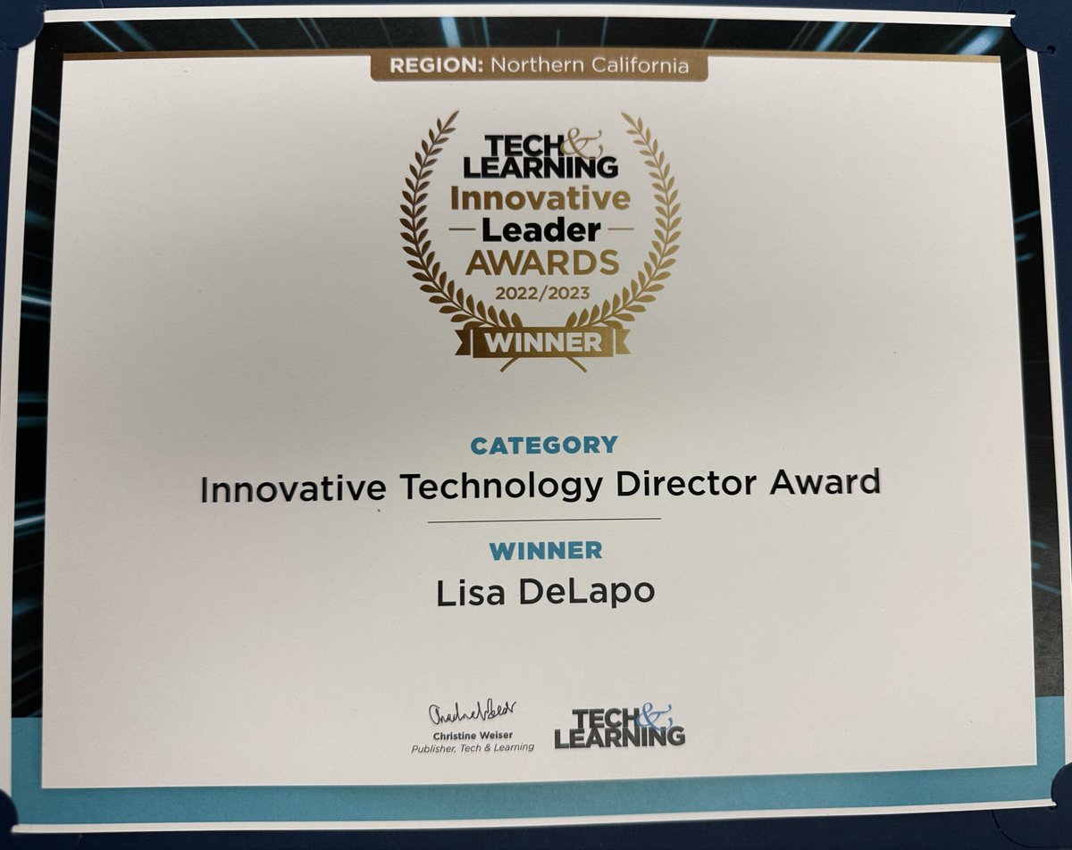 This was awesome. CTO award to @lorriecowens and Tech Director award to me. Women in Tech leading the way!! #tltechlive @krausecenter @SMCOETweet @USDTechTeam #USDLearns