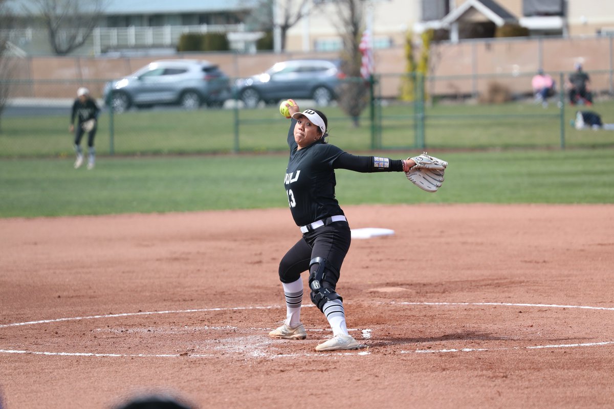WWUAthletics's tweet photo. SB🥎 | A few 📸 of @wwu_softball in action from Saturday's second game of the #GNACSB doubleheader sweep over MSUB. https://t.co/kvWYlCajHT