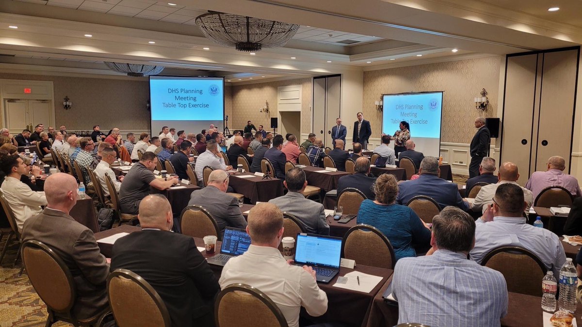 USBPChiefRGV's tweet photo. PLANNING IS ESSENTIAL! This week, CBP & DHS agency leadership from across the Southwest border met for planning & table top exercises. Synchronizing processes, capabilities, assets, & best practices to successfully navigate the sunset of T-42. #RegionVI #RegionIX #USBPStrong 💚 https://t.co/aui9YC5aQR