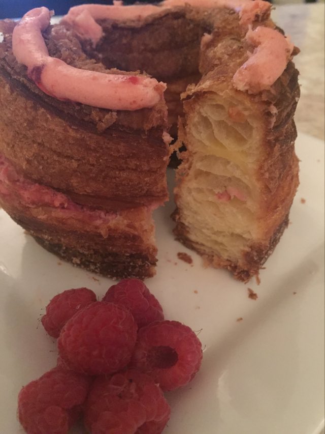 LStDenis2's tweet photo. O'Towners (Cronuts) du Art-Is-In Bakery
Framboise vanille #ArtIsIn 🥰 Gourmandise 🏃♀️💃 https://t.co/35SQ0kXn9v