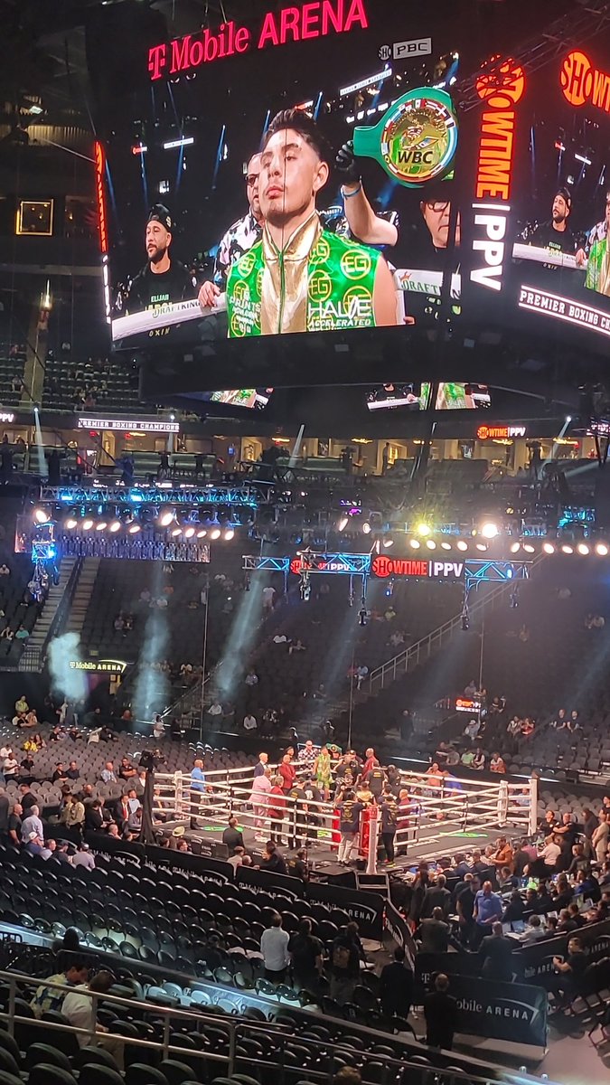 Chris120778's tweet photo. PPV is getting underway.
#GarciaSalgado
#TankQueenCry https://t.co/zHWUfIG8g5