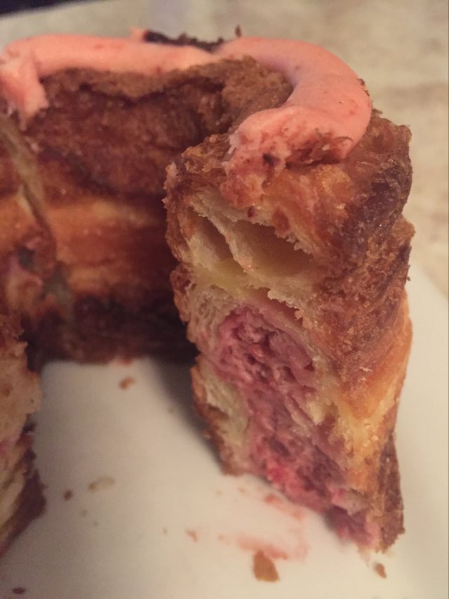 LStDenis2's tweet photo. O'Towners (Cronuts) du Art-Is-In Bakery
Framboise vanille #ArtIsIn 🥰 Gourmandise 🏃♀️💃 https://t.co/35SQ0kXn9v