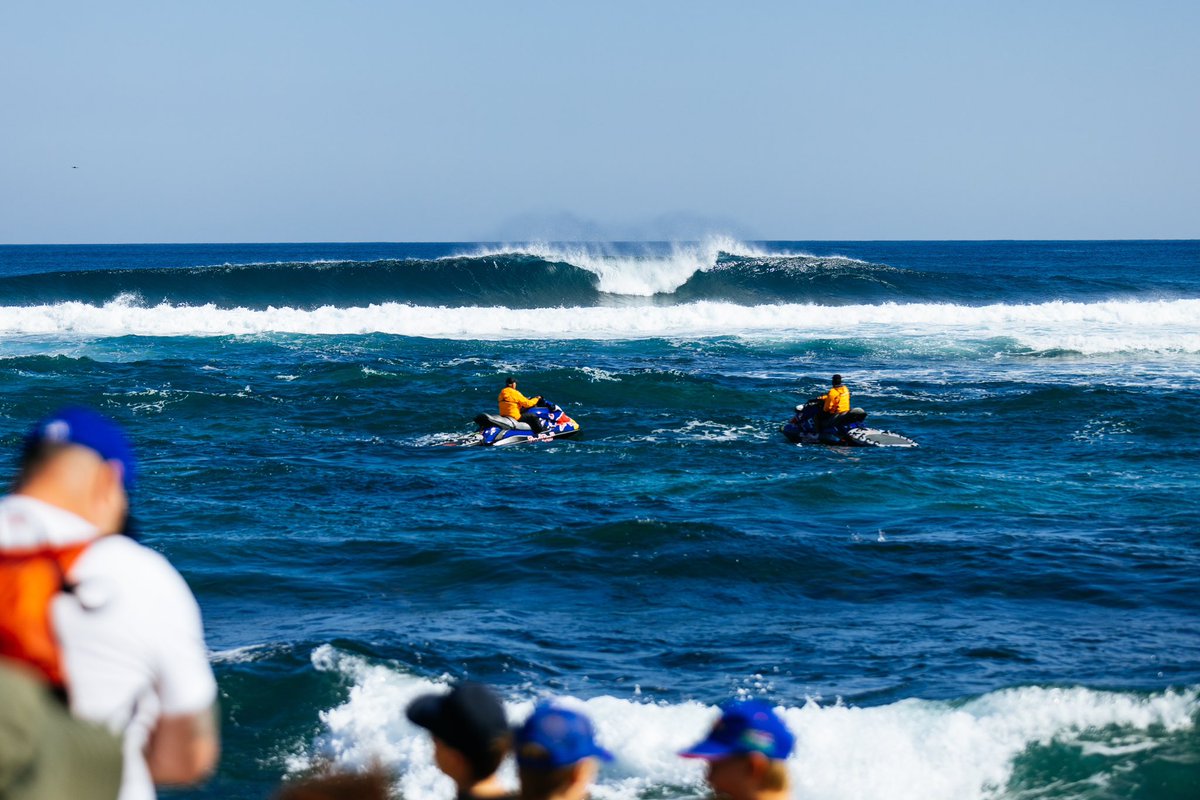 aosmidia's tweet photo. Brasileiros nas oitavas de final em Margaret River, Austrália:

21:55h Filipe Toledo 🇧🇷 x Jordy Smith 🇿🇦 
22:17h Gabriel Medina 🇧🇷 x Leo Fioravanti 🇮🇹 
22:39h João Chianca 🇧🇷 x Callum Robson 🇦🇺
23:01 Yago Dora 🇧🇷 x Connor O’Leary 🇦🇺
0:07h Italo Ferreira 🇧🇷 x Ethan Ewing 🇦🇺 https://t.co/jphkQWXkYi