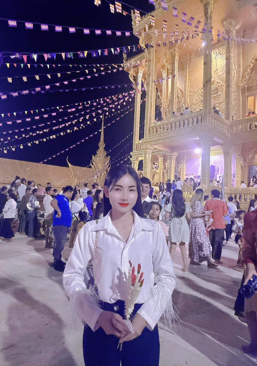 SomSeng888765's tweet photo. មកបញ្ចុះសីមា ជូនបុណ្យផង🙏🌷J https://t.co/IYEkiLoIGa