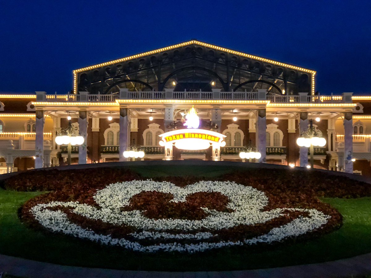 CharPhotograph's tweet photo. 数年ぶりにディズニーランドへ
かなり混んでたけど、楽しかった😆 https://t.co/n7czsL30Xh