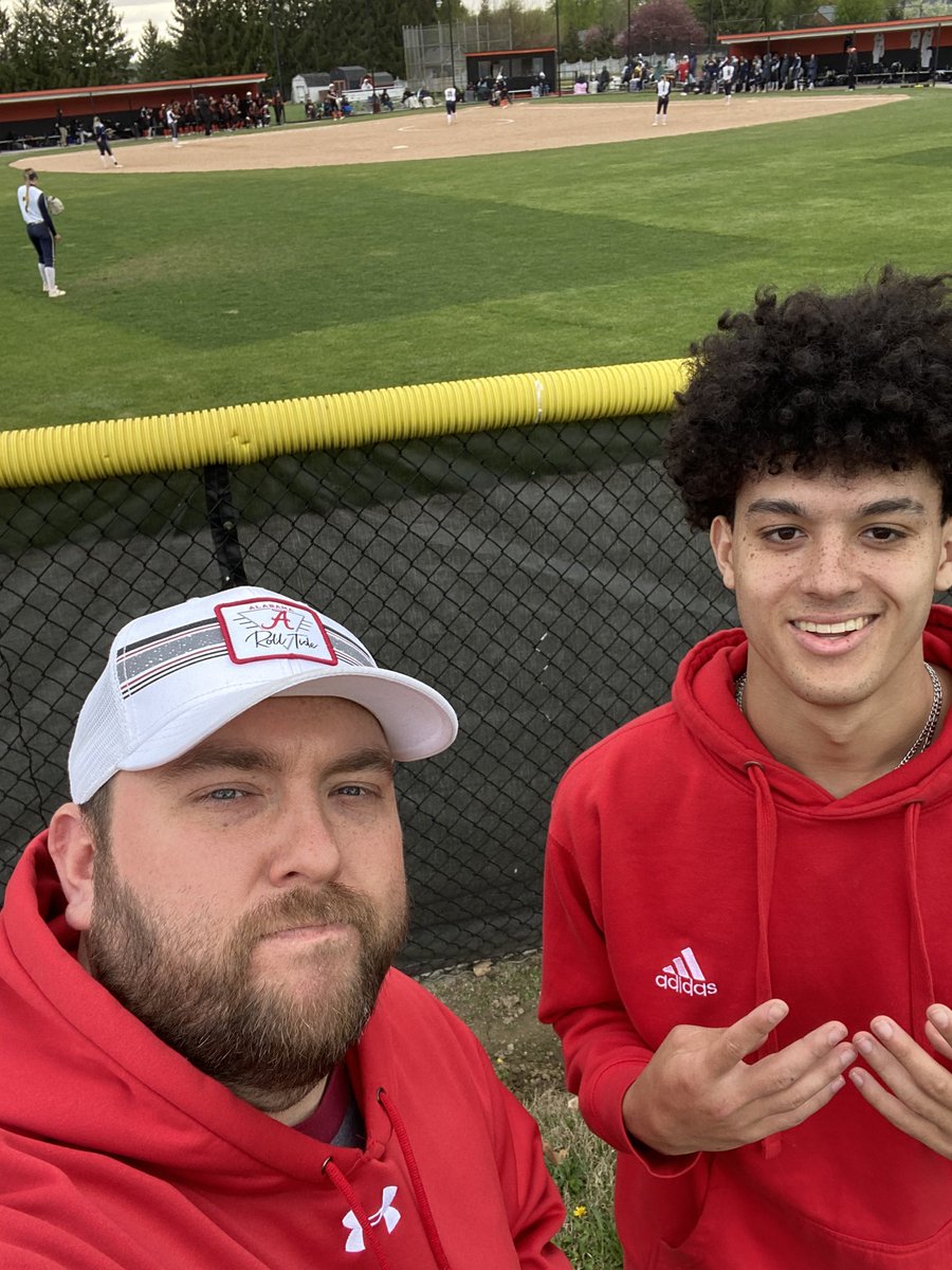 BAdamsOnTheAir's tweet photo. Got to hoop a little bit and cheer on @AURavenSoftball with @CalebByers83 after the @AUFootball__ spring practice and cookout! 🏈🏀🥎 https://t.co/Dcd9XJLfXa