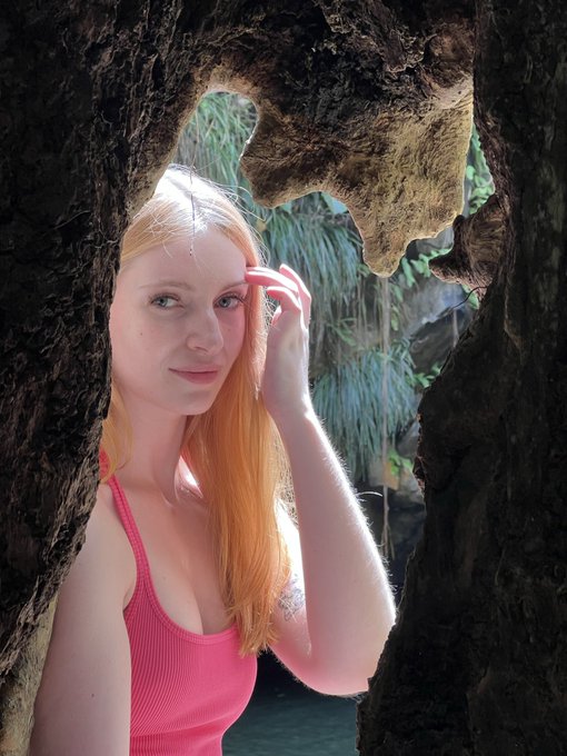 happy earth day! i miss the carribean 🌺 https://t.co/d6EC1TCdk8