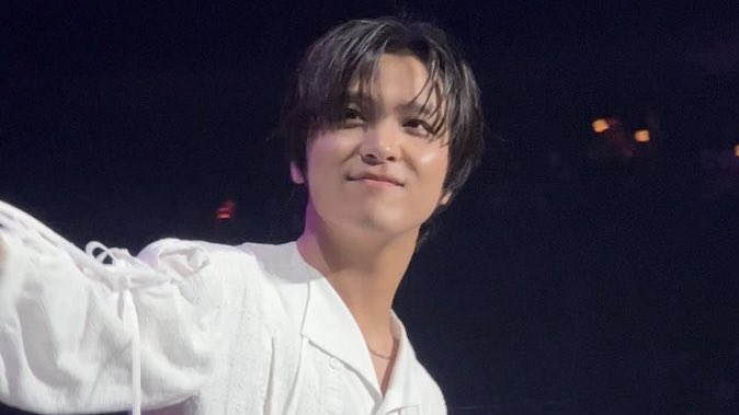 kogumahaechan's tweet photo. haechan’s cute little bread smile that is reserved for fans only :] https://t.co/UZ69ZsnY6q
