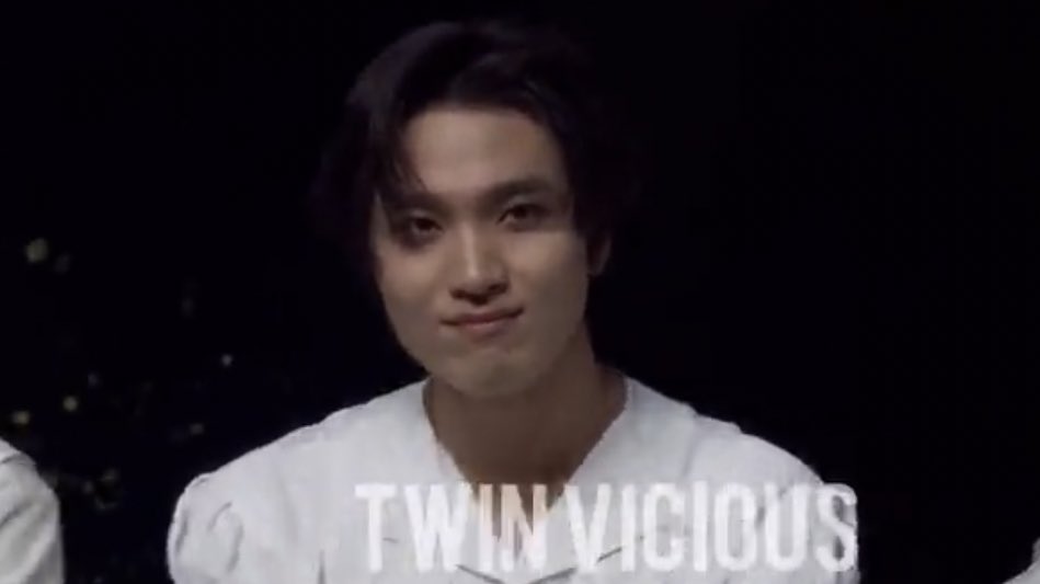 kogumahaechan's tweet photo. haechan’s cute little bread smile that is reserved for fans only :] https://t.co/UZ69ZsnY6q
