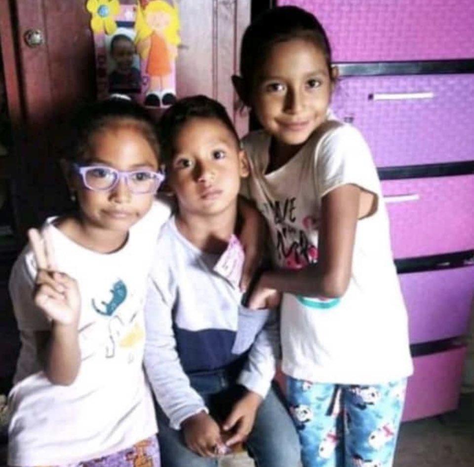 todosconirina's tweet photo. #RT Amigos Disculpe por Escribirles Quería pedirles de Todo corazón q nos ayuden con esta 3  lista escolares ya q soy una madre q no tiene soy de escasos recursos  CUENTA Ahorro 
Pichincha #2205531761 #CarlosJunco 
CDl #0940556939 De Todo corazon se los Agradesco Todo suma 😭👏 https://t.co/cLWS8Ocy3b