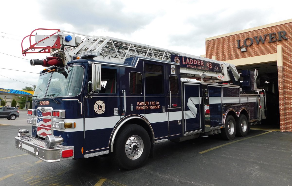 lvltc97's tweet photo. Plymouth Ladder 43 and Bridgeport Squad 54 covering @providence53 this afternoon @eng32ine1 @GoodwillFire32 @mikeyb4746 @RealTrafficdan @rotondo_nick @EastCoastAlert @EmergMgt @ESV911 @PerkiomenFire @HartsvilleFC @pcrs29 @KMEFire https://t.co/VUr8sv0cFM