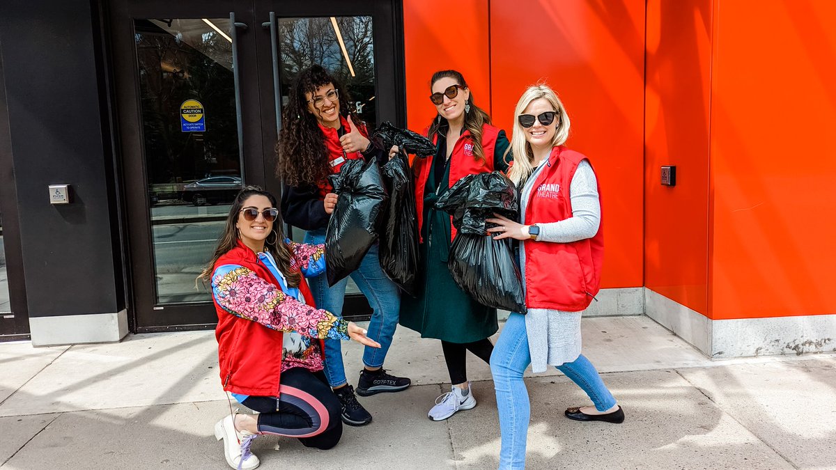 thegrandlondon's tweet photo. Isn't our planet GRAND? π
In celebration of #EarthDay, this week #GrandTheatre staff participated in a clean-up of our community.
The Grand is forever #LondonProud and happy to join Londoners to be #519CleanGreen.
πΌοΈ: Lia Karidas, Rana Bajandooh, Alli Birs, Caitlin Core https://t.co/4ogHPmFiIi