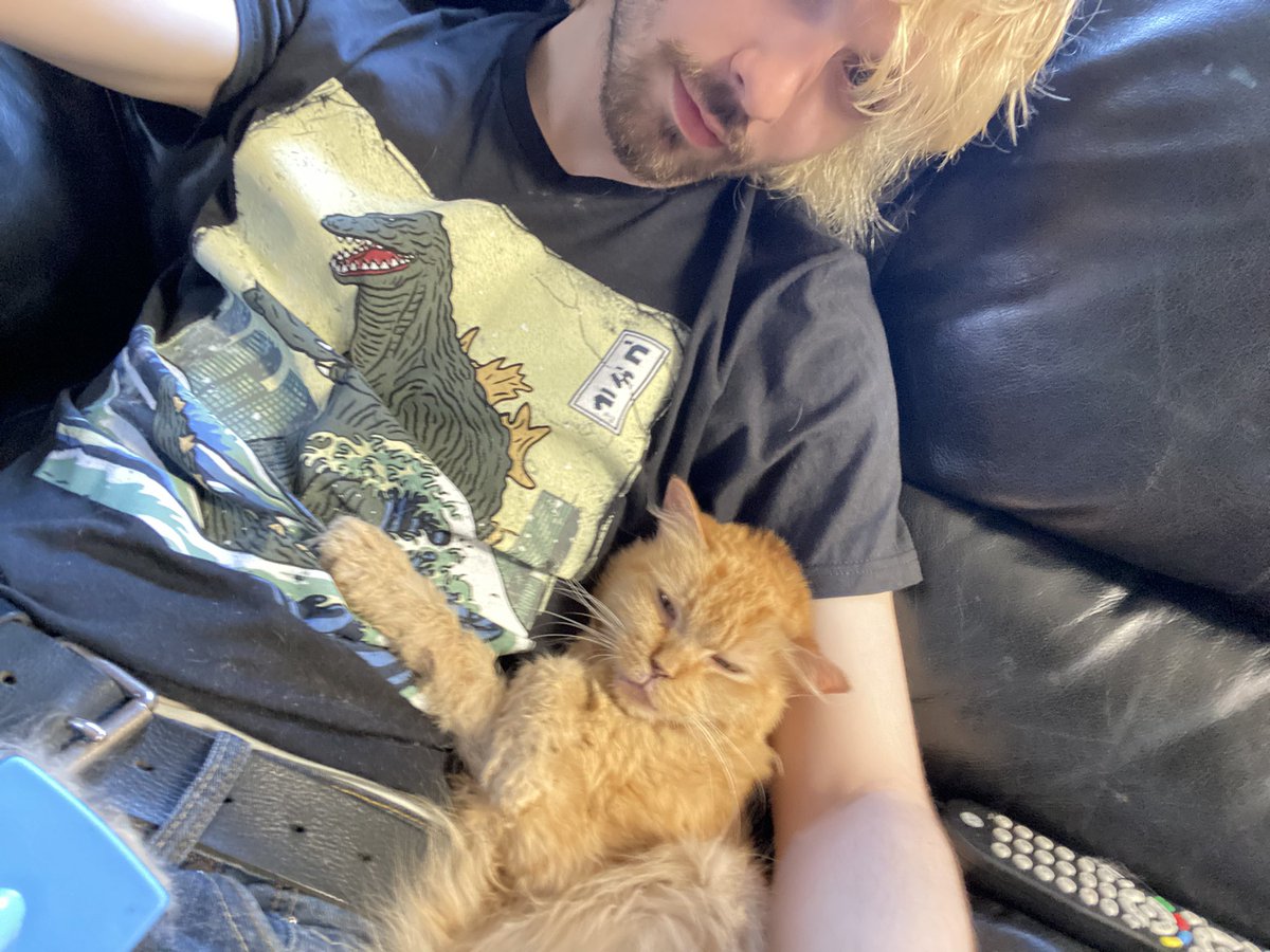 WyattsNSFW's tweet photo. we were watching youtube https://t.co/NezPl6PMtA