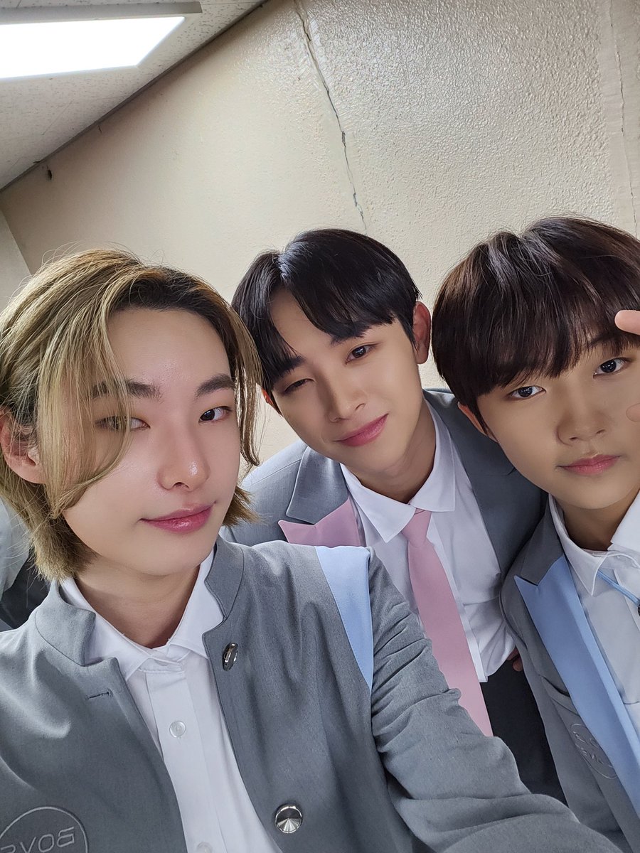 minseosite's tweet photo. minseo with the other trainees pt. 3
𓂃𓈒
 #장민서 #보이즈플래닛 #JANGMINSEO #BOYSPLANET #WOOLLIMBOYS #울림즈 #WOOLLIMZ https://t.co/Xm0sRexAq2