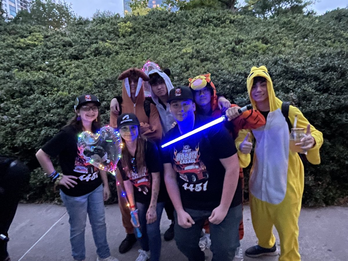 T4nBody's tweet photo. Elsy &amp; @FRCTeam4451 did an incredible job. 6th Place. Kids from Laurens High &amp; Fountain Inn High. A lot of talent involved and they need more support. Sky is the limit. We are proud to support this team. More uniforms coming soon!  @GCS_HS_Rhymer @gcschools @principaltiller https://t.co/6XCw75C2wn
