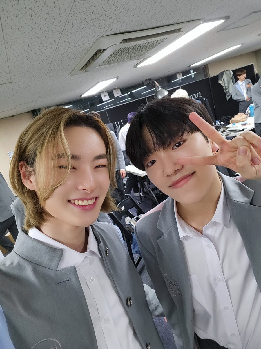 minseosite's tweet photo. minseo with the other trainees pt. 4
𓂃𓈒
 #장민서 #보이즈플래닛 #JANGMINSEO #BOYSPLANET #WOOLLIMBOYS #울림즈 #WOOLLIMZ https://t.co/16TwSafNOw