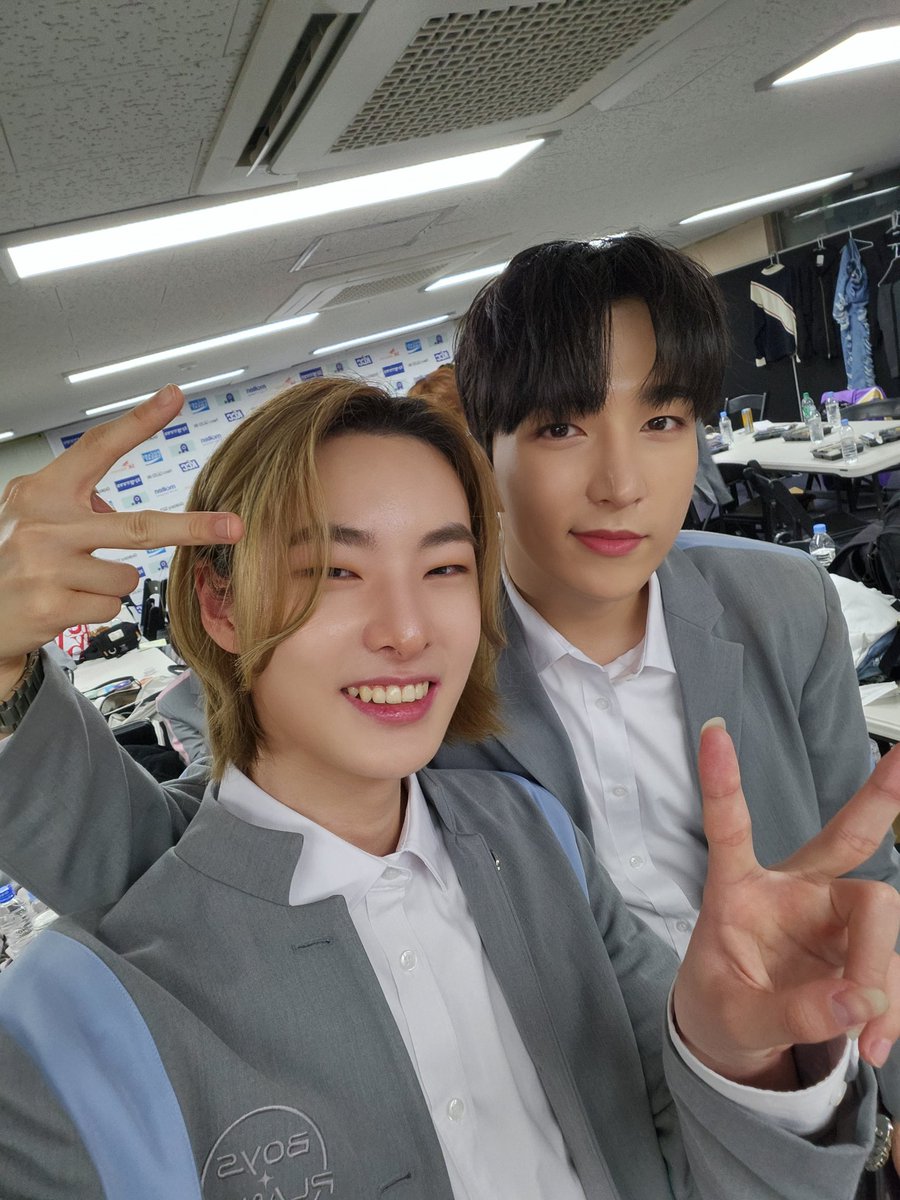 minseosite's tweet photo. minseo with the other trainees pt. 4
𓂃𓈒
 #장민서 #보이즈플래닛 #JANGMINSEO #BOYSPLANET #WOOLLIMBOYS #울림즈 #WOOLLIMZ https://t.co/16TwSafNOw