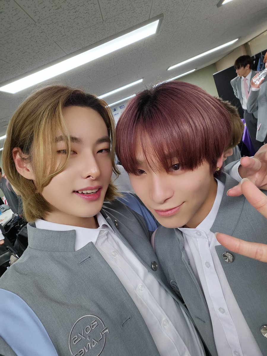 minseosite's tweet photo. minseo with the other trainees pt. 4
𓂃𓈒
 #장민서 #보이즈플래닛 #JANGMINSEO #BOYSPLANET #WOOLLIMBOYS #울림즈 #WOOLLIMZ https://t.co/16TwSafNOw