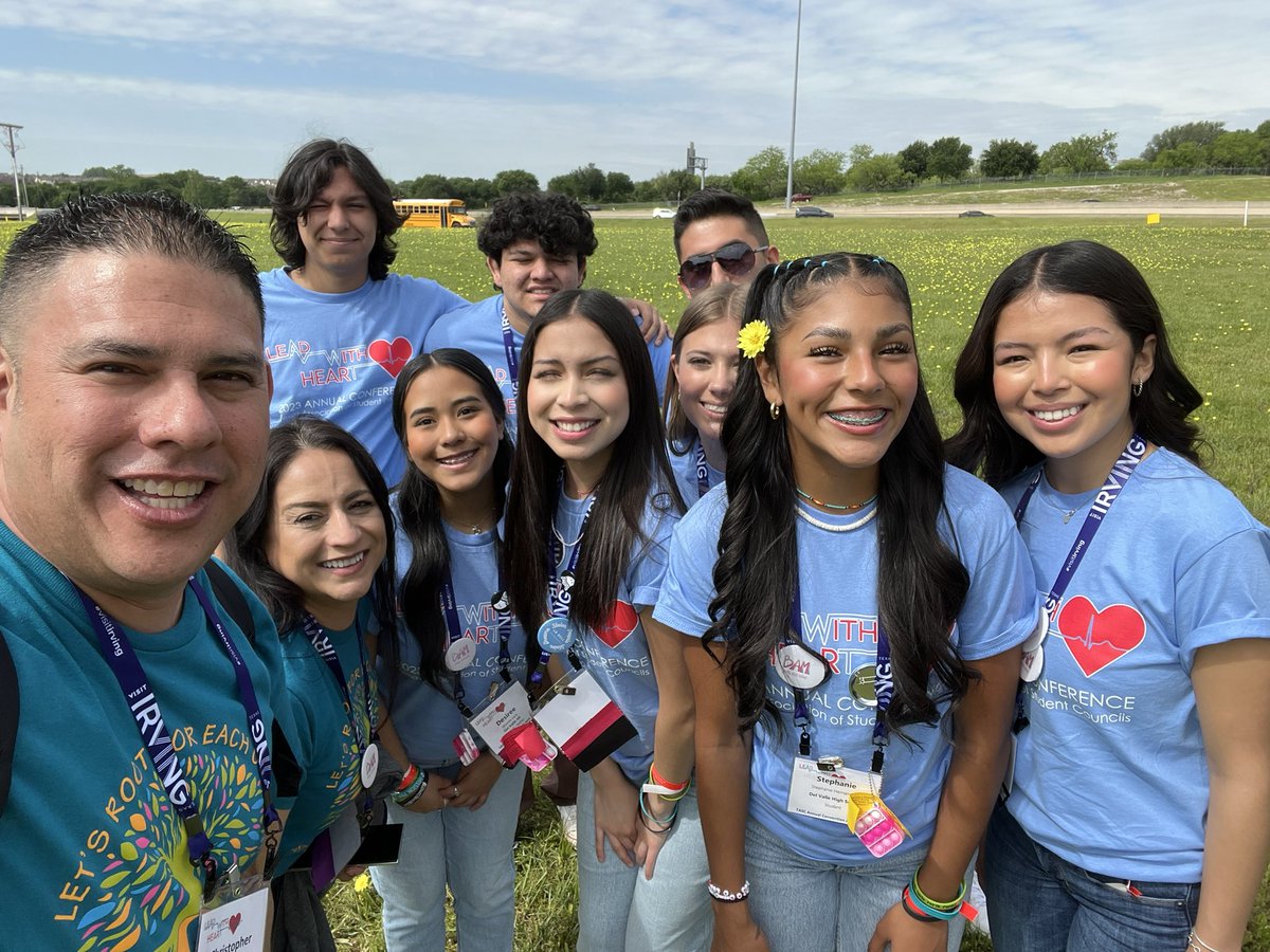 dvhsstuco_'s tweet photo. That’s a wrap for day two! Roller coaster FUN coming up next! Let’s GO! #OFOD #THEDISTRICT #ARatedCampus #Stuco #TASCLeadWithHeart #DistrictIX @dvhsyisd @ysletaisd @TASC_StuCo @District9StuCo @cmlopez1 @IvanCedilloYISD https://t.co/VcfjjKpVoa