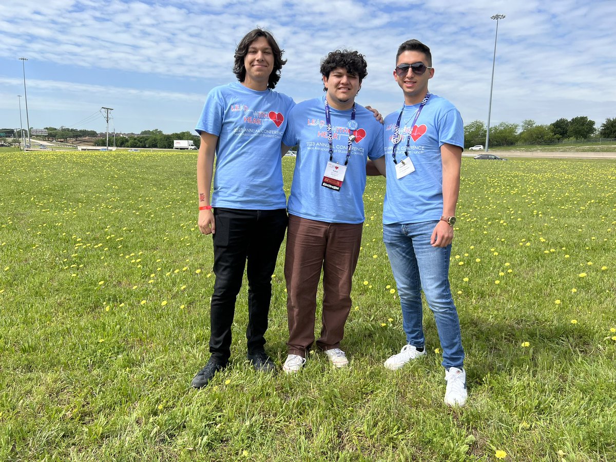 dvhsstuco_'s tweet photo. That’s a wrap for day two! Roller coaster FUN coming up next! Let’s GO! #OFOD #THEDISTRICT #ARatedCampus #Stuco #TASCLeadWithHeart #DistrictIX @dvhsyisd @ysletaisd @TASC_StuCo @District9StuCo @cmlopez1 @IvanCedilloYISD https://t.co/VcfjjKpVoa