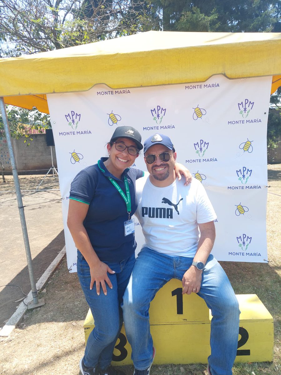 marturh's tweet photo. En la #kermesse de #MonteMaria con @EmmyBarrios https://t.co/mQ8pDybXeg
