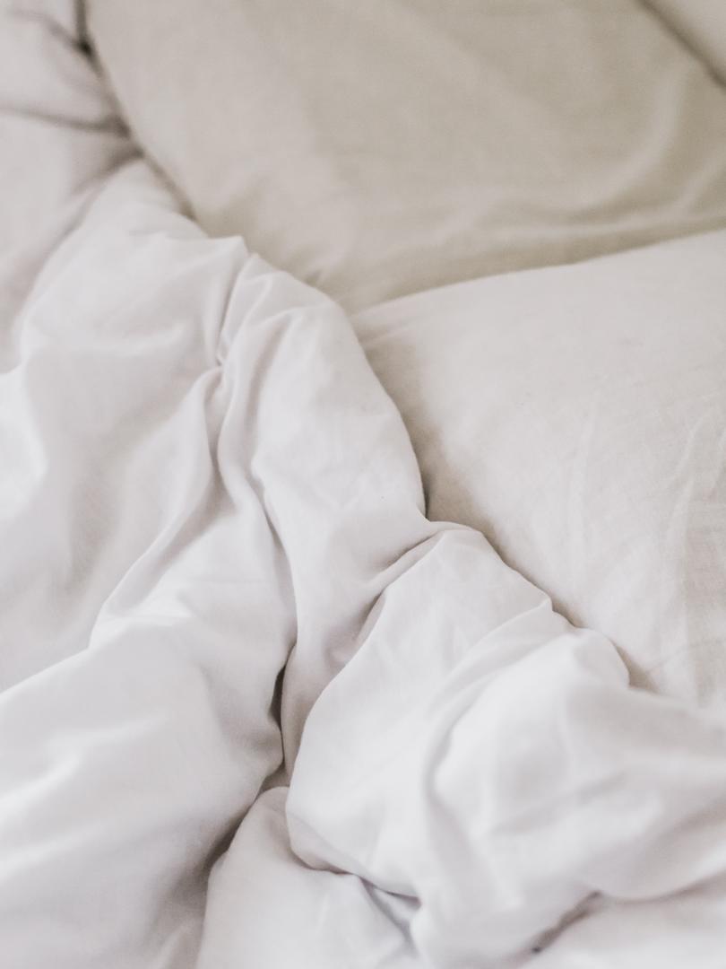 theSomeLife's tweet photo. Night sweats are more likely to transpire in overweight and obese women, as body fat provides insulation that undermines the temperature regulation system of the human body.

Read more 👉 https://t.co/Uyd2YnCLTU

#Sweat #Night #BodyTemperature https://t.co/l5l9kPjbK3