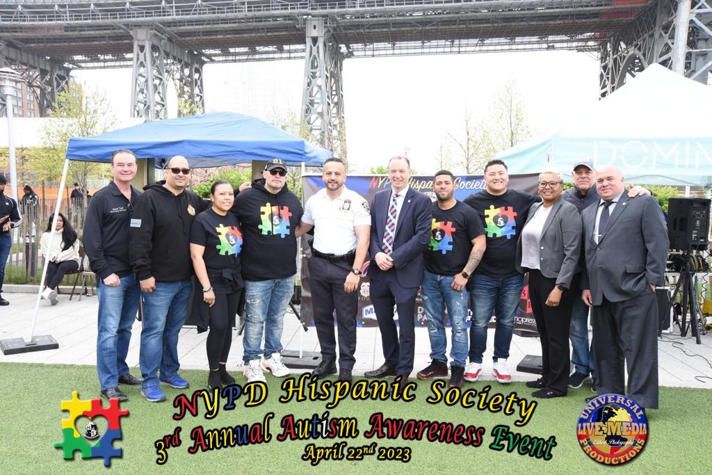 NYPD90Pct's tweet photo. Beautiful turnout at the 3rd Annual Autism Awareness Event held at Domino Park.  Your 90 Community Affairs, Explorers and Auxiliary members made sure everyone had a bite to eat and something to drink. Thank you, @NYPDPBA.  Thank you, @NYPDHispanicSociety https://t.co/GrUaQcUX44