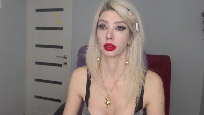 I'm online @MyFreeCams! #onmfc https://t.co/PlGLdxpm31 💚 https://t.co/iObXkkzW1g<a class="tags" href="/tag/myfreecams">@myfreecams</a><a href="/tag/onmfc"class="tags">#onmfc</a>