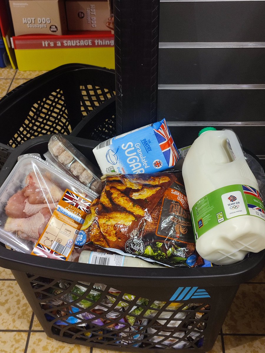 Arel_TV's tweet photo. Grocery muna tayo guys!

Grabe  ba £60 na to. Good for 2 weeks. 😭

O nga pala.Lagay nyo sa Notes mga kailngan nyo para hindi nyo makalimutan. 😁

#norwich #unitedkingdom #abroad #aircraftmechanic #pinoysanorwich https://t.co/7iJTnifQW0
