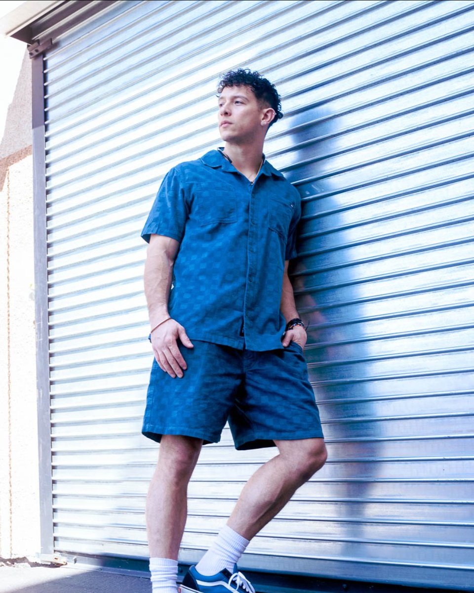 Karmaloop's tweet photo. Stay cool and stylish this spring in this new #Vans fit. 🔥
Shop using our #Karmaloop app 📱
#MensFashion #StayStylish #VansStyle https://t.co/WEmHD5FNBk