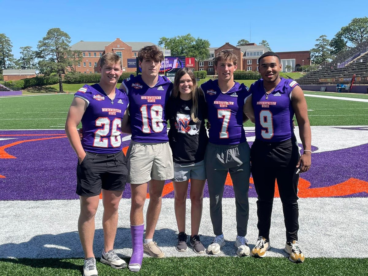 Glad to see some Griffins at NSU today! ❤️💙🤘🏽😈 <a href="/hopper_trysten/">Trysten Hopper</a> <a href="/BrianBanks9_/">Brian Banks II</a> <a href="/landon_falls/">Landon Falls</a> <a href="/lincoln_hooper1/">Lincoln Hooper</a> <a href="/LakeBates01/">Lake Bates</a> <a href="/CoachDunn1/">Dennis Dunn</a> <a href="/NSUDemonsFB/">NSU Football</a>
