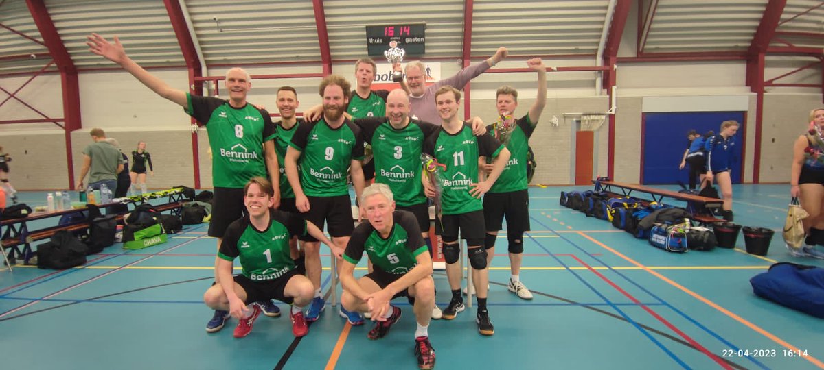 Rovoc Heren pakken na het kampioenschap ook nog de beker! 
#nevobo #bekerwinnaar #kampioen #noordenveld #dubbel